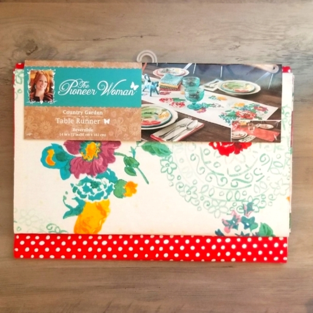 The Pioneer Woman Country Garden Table Runner